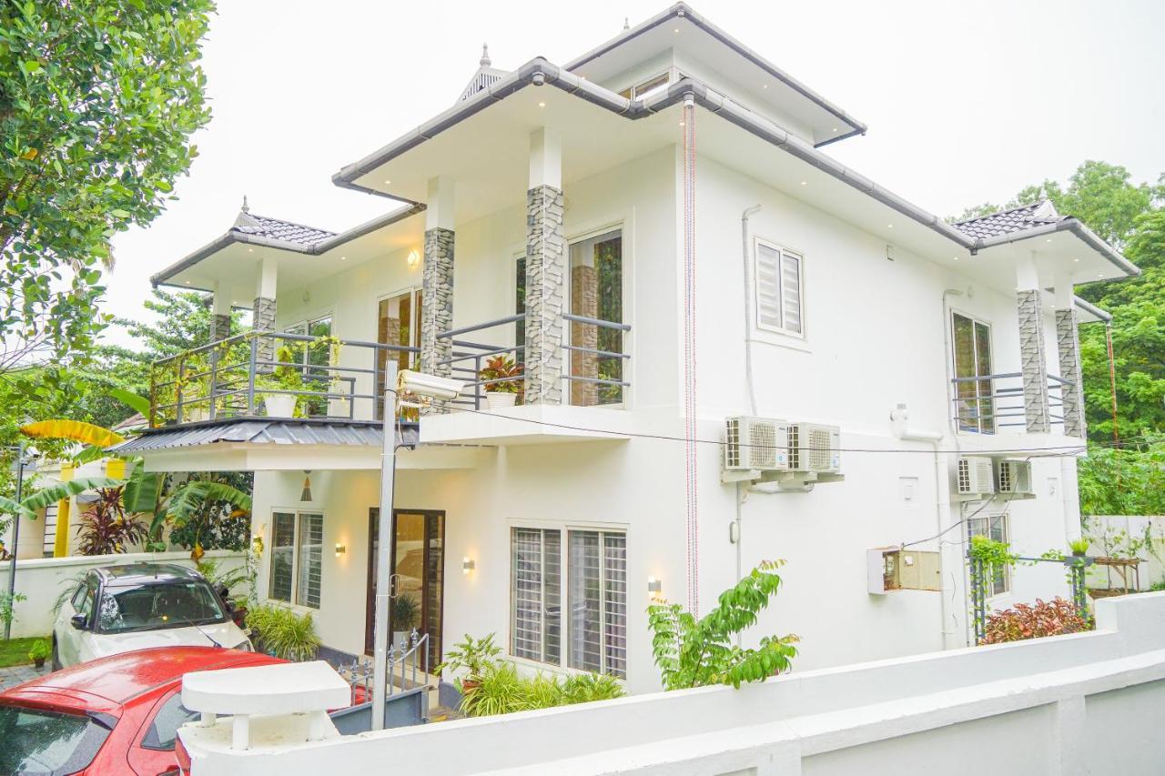 Hotel Oceana Hills Residency Alappuzha Esterno foto