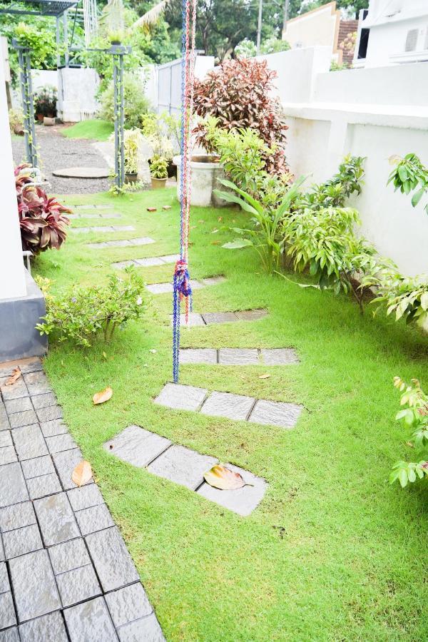 Hotel Oceana Hills Residency Alappuzha Esterno foto