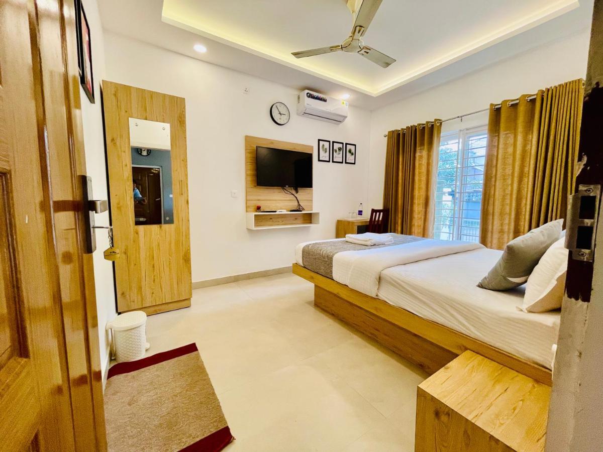 Hotel Oceana Hills Residency Alappuzha Esterno foto