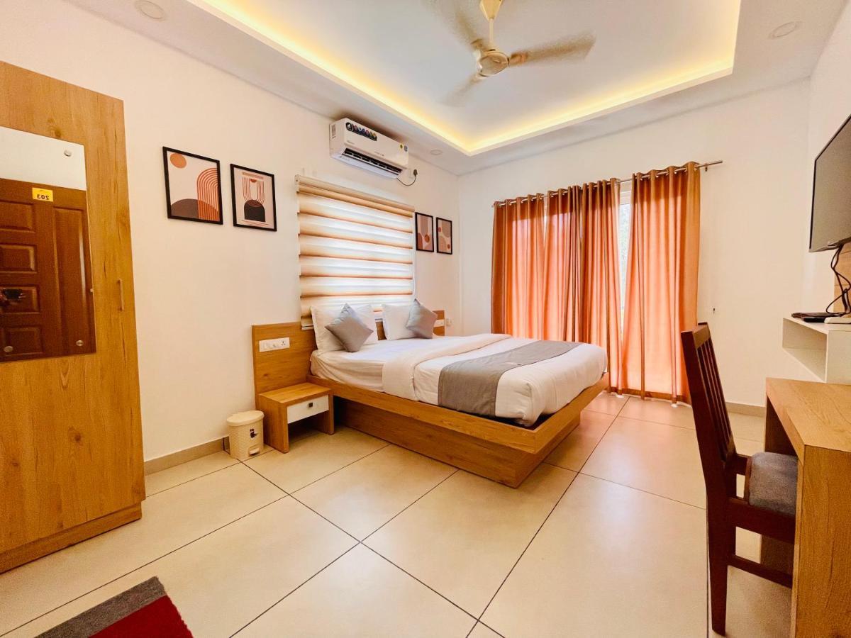 Hotel Oceana Hills Residency Alappuzha Esterno foto